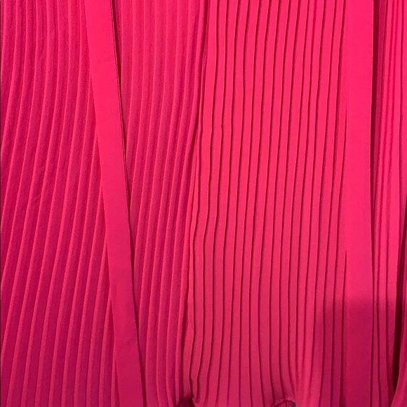 Pleated blouse with collar and neck tie, like new - Picture 3 of 6